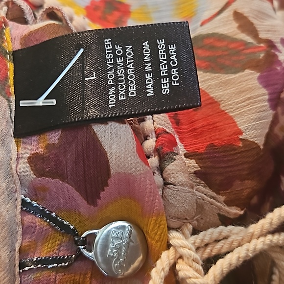 BKE Boutique Women's Floral Sheer  Top Size Size L - Picture 5 of 7